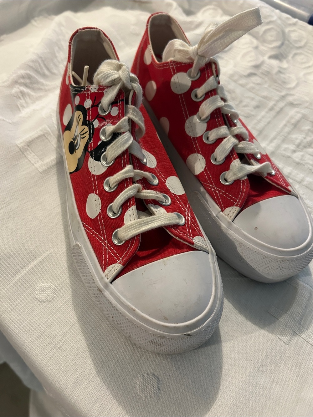 Disney Minnie Mouse Red and White Canvas platform Sneaker